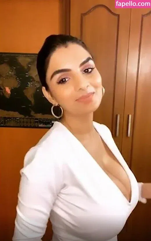 Anveshi Jain Onlyfans Photo Gallery 