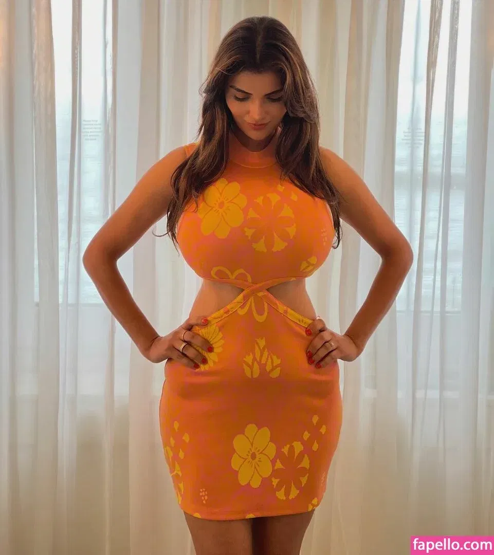 Anveshi Jain Onlyfans Photo Gallery 