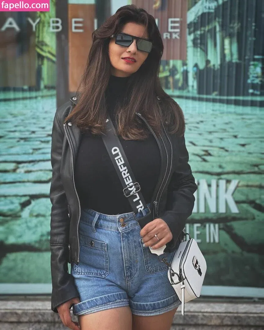 Anveshi Jain Onlyfans Photo Gallery 