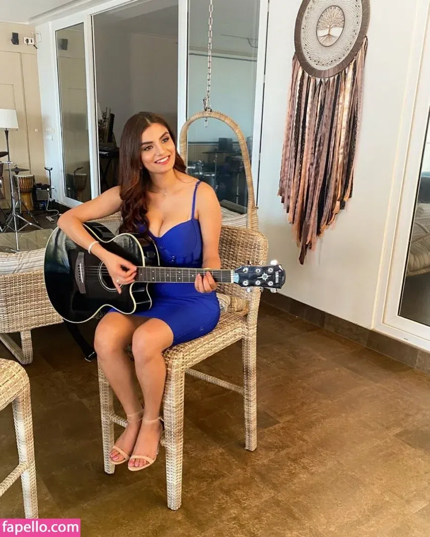 Anveshi Jain Onlyfans Photo Gallery 