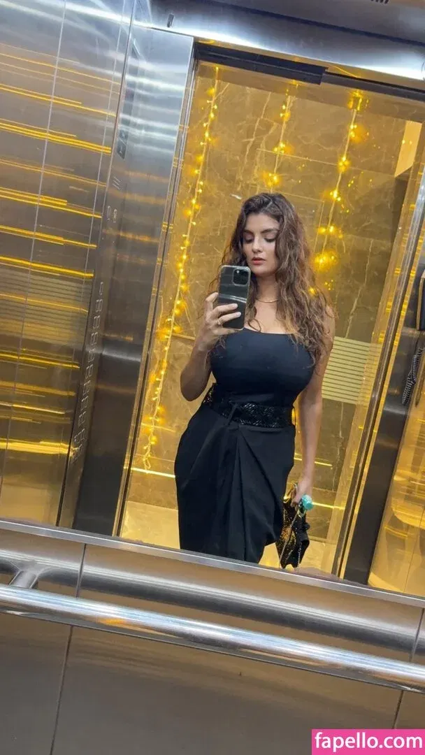 Anveshi Jain Onlyfans Photo Gallery 