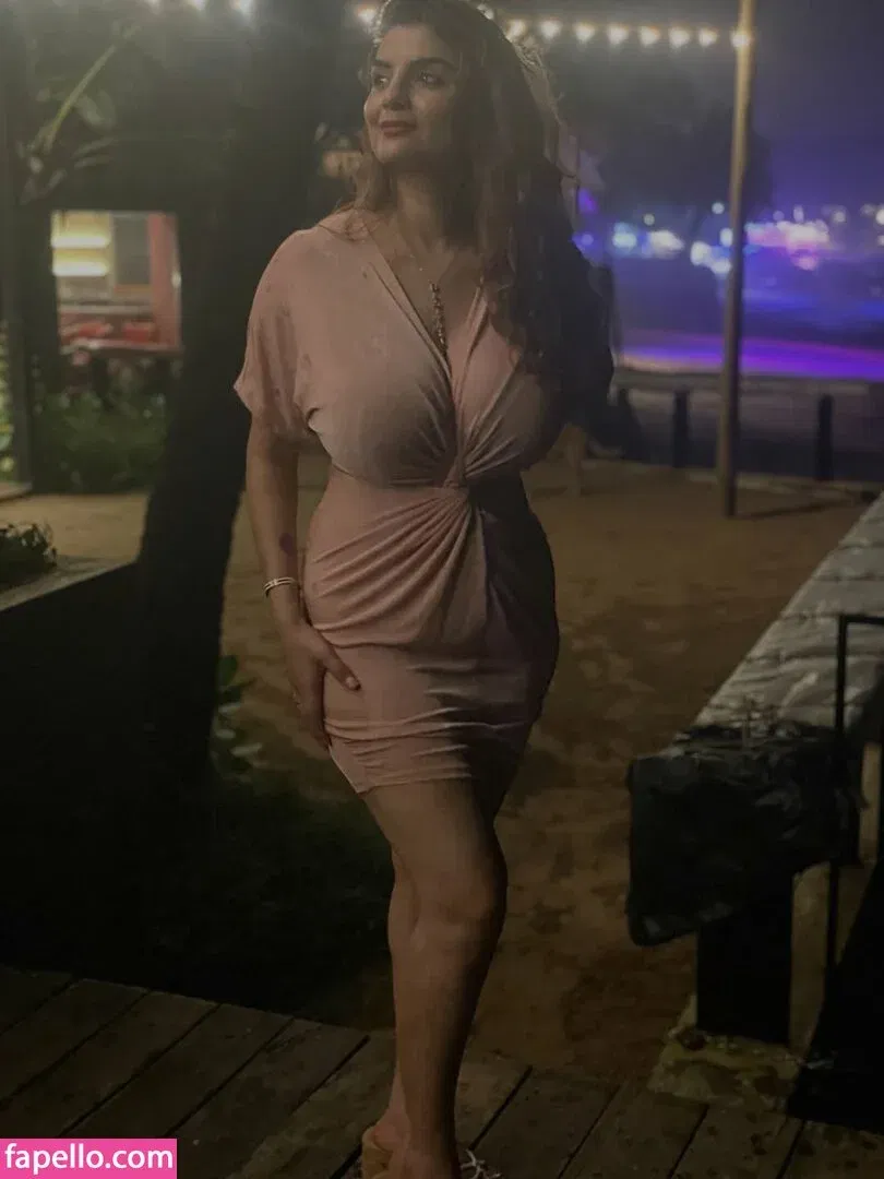 Anveshi Jain Onlyfans Photo Gallery 