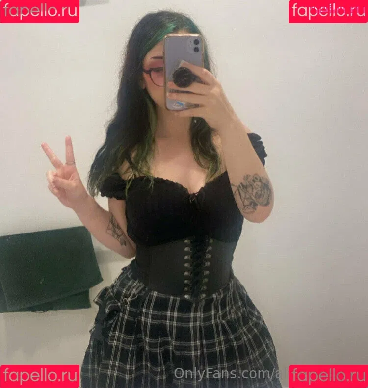 aliciaahegao Onlyfans Photo Gallery 