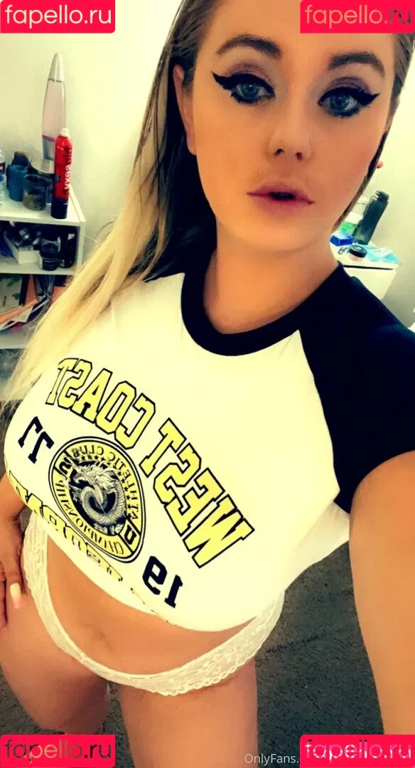 britanybomber Onlyfans Photo Gallery 