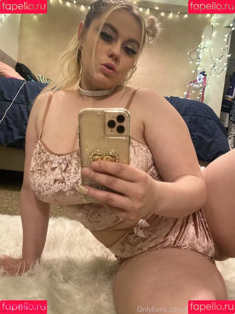 britanybomber Onlyfans Photo Gallery 