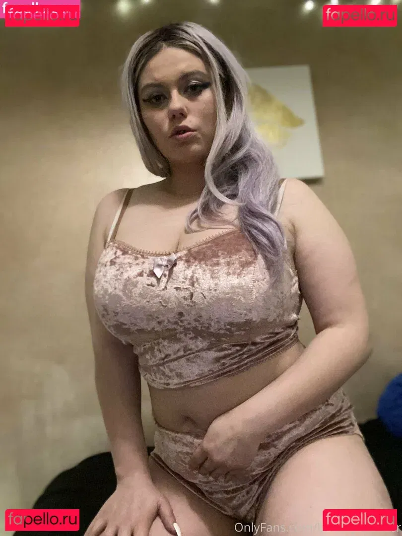 britanybomber Onlyfans Photo Gallery 