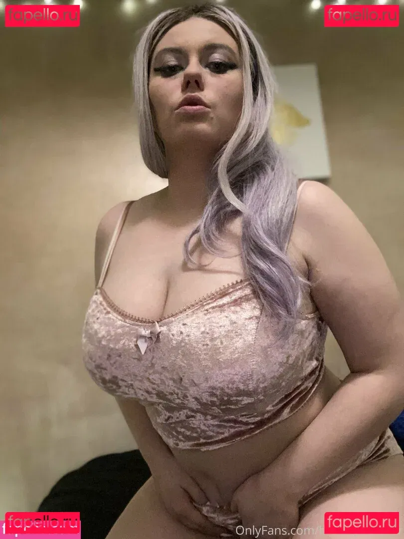 britanybomber Onlyfans Photo Gallery 