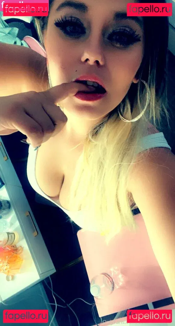 britanybomber Onlyfans Photo Gallery 