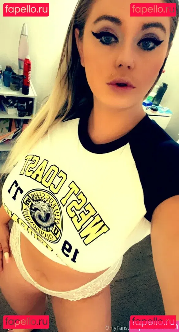 britanybomber Onlyfans Photo Gallery 