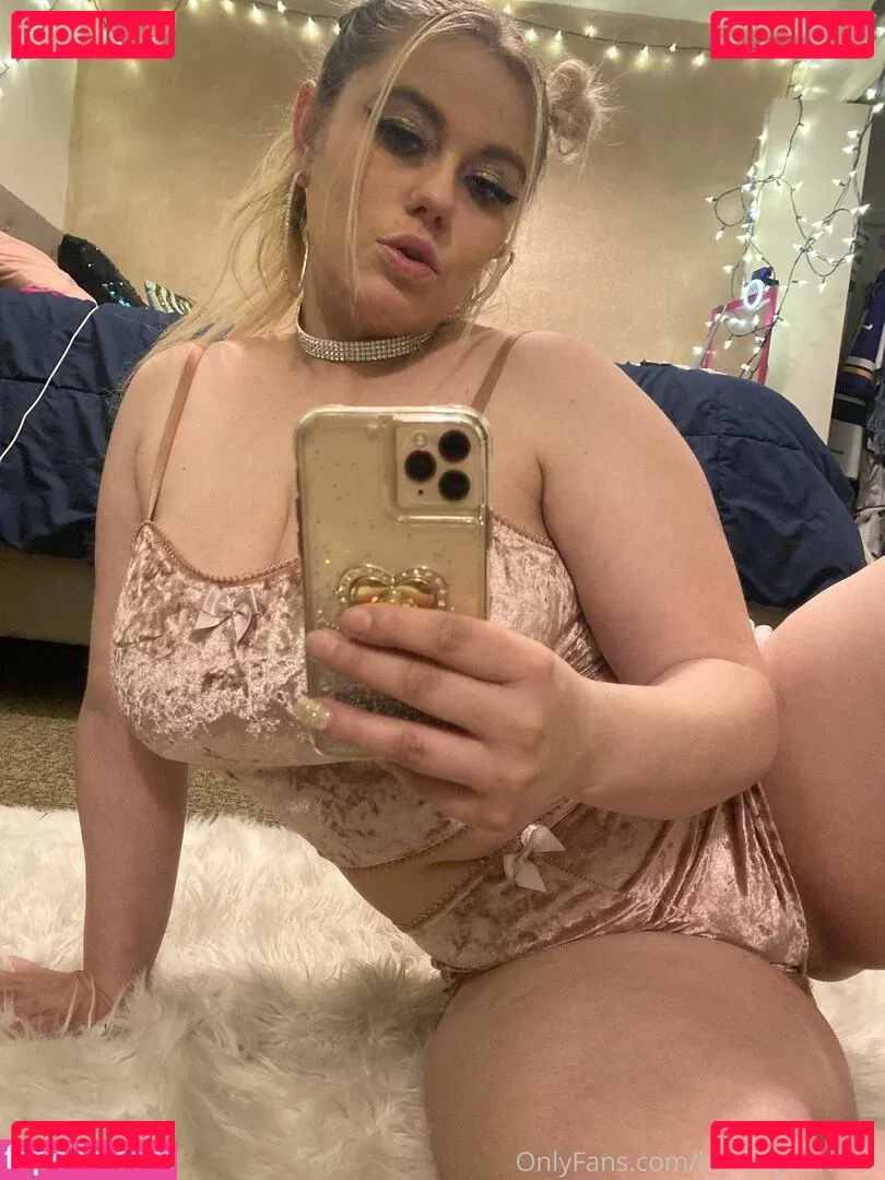 britanybomber Onlyfans Photo Gallery 