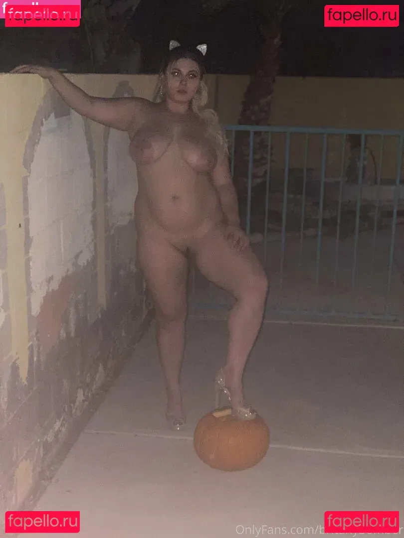 britanybomber Onlyfans Photo Gallery 