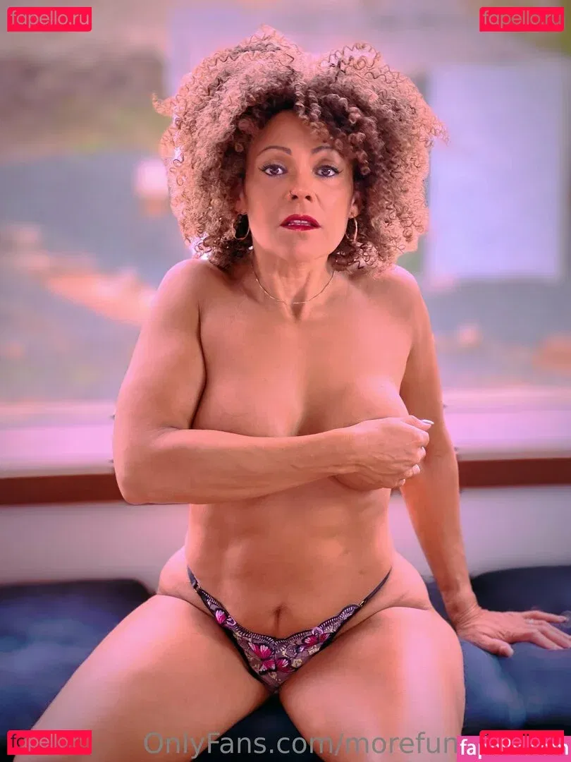 morefunwithdee Onlyfans Photo Gallery 