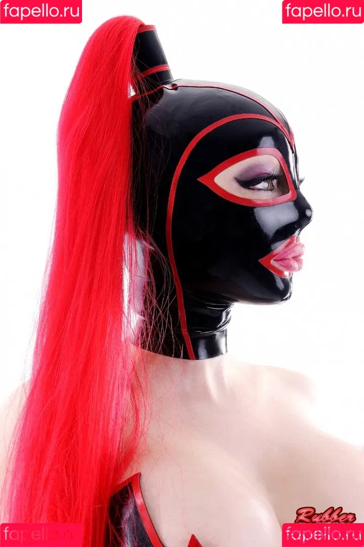 Latex Lucy Onlyfans Photo Gallery 