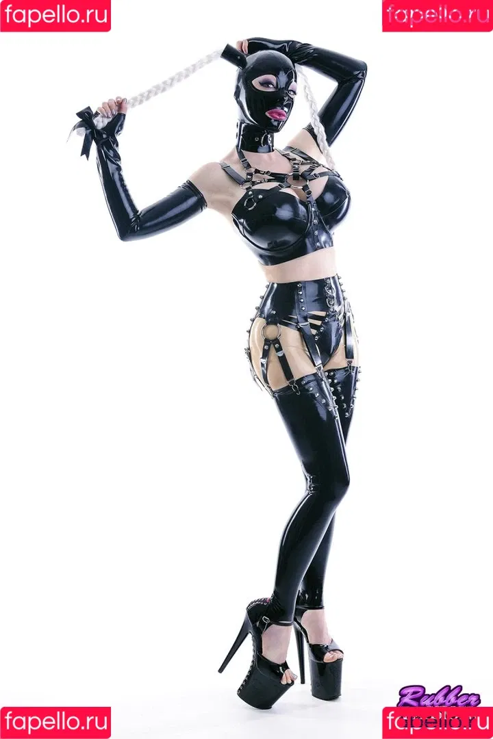 Latex Lucy Onlyfans Photo Gallery 