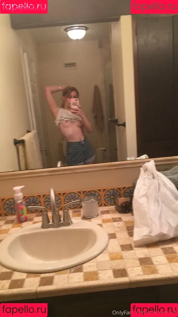 strawberry141 Onlyfans Photo Gallery 