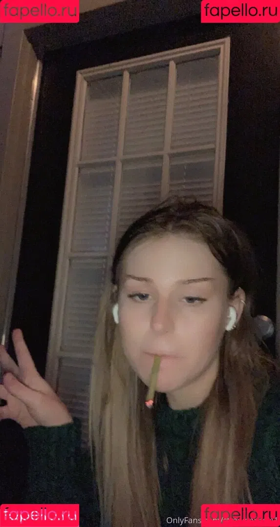 strawberry141 Onlyfans Photo Gallery 