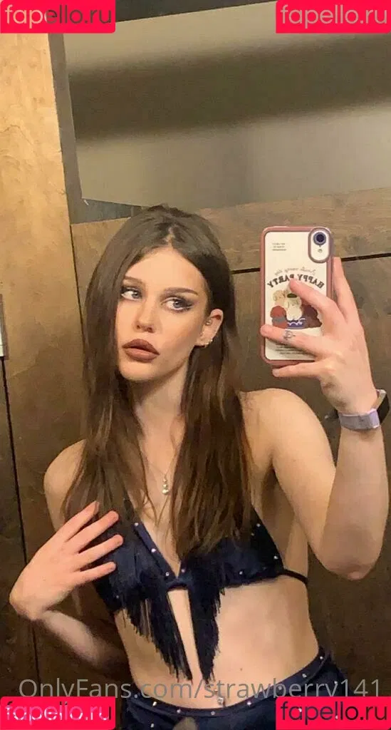 strawberry141 Onlyfans Photo Gallery 