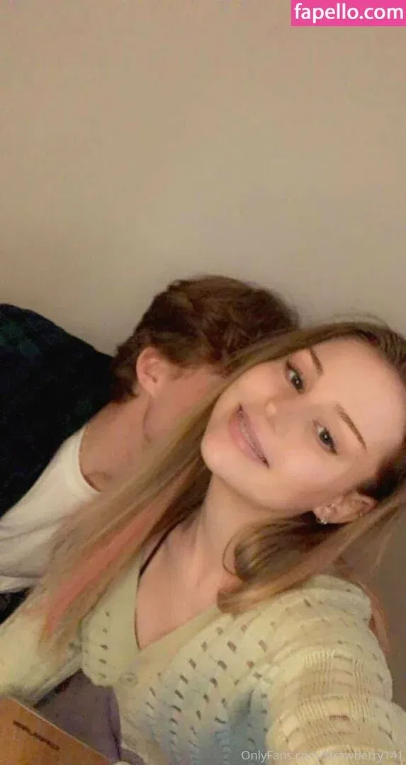 strawberry141 Onlyfans Photo Gallery 