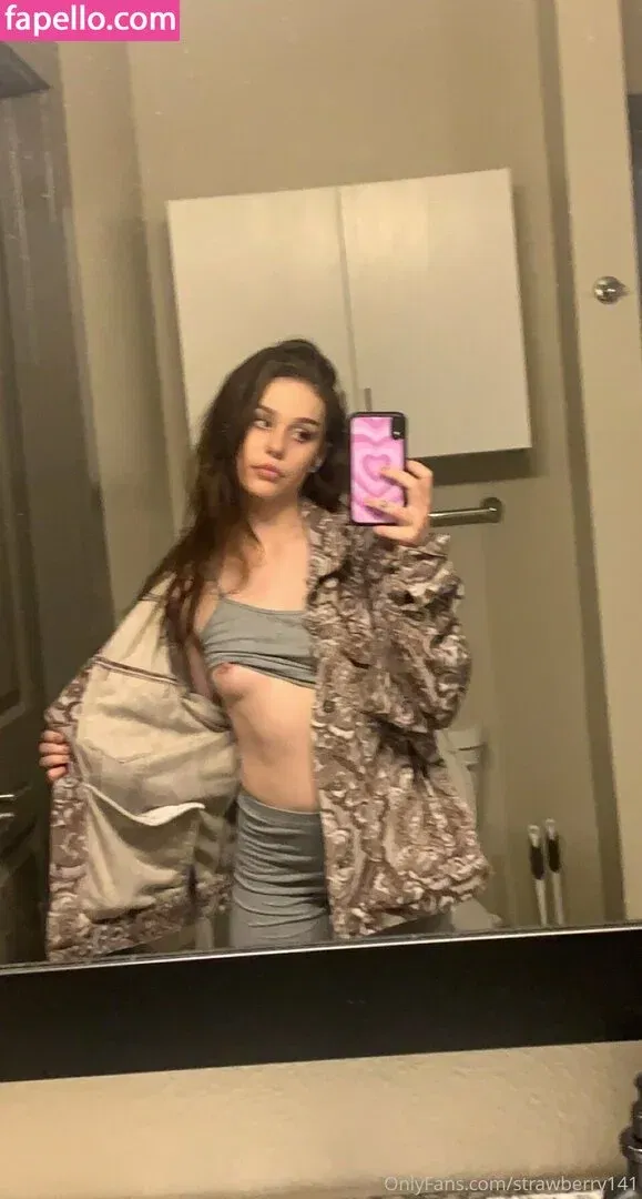 strawberry141 Onlyfans Photo Gallery 