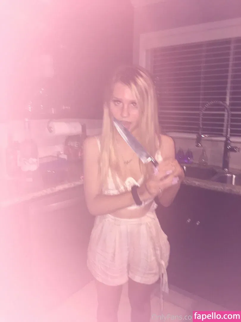 strawberry141 Onlyfans Photo Gallery 