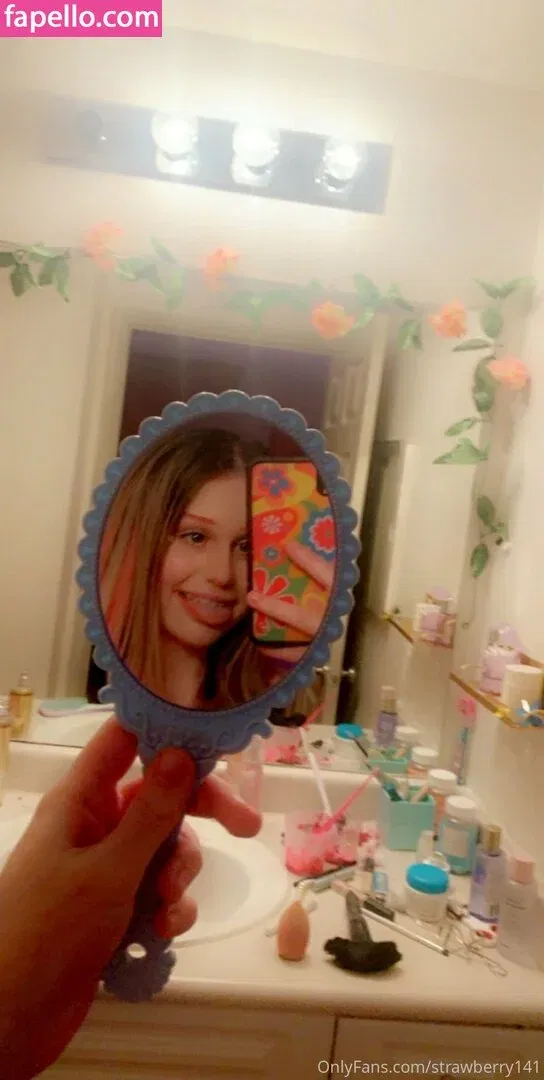 strawberry141 Onlyfans Photo Gallery 