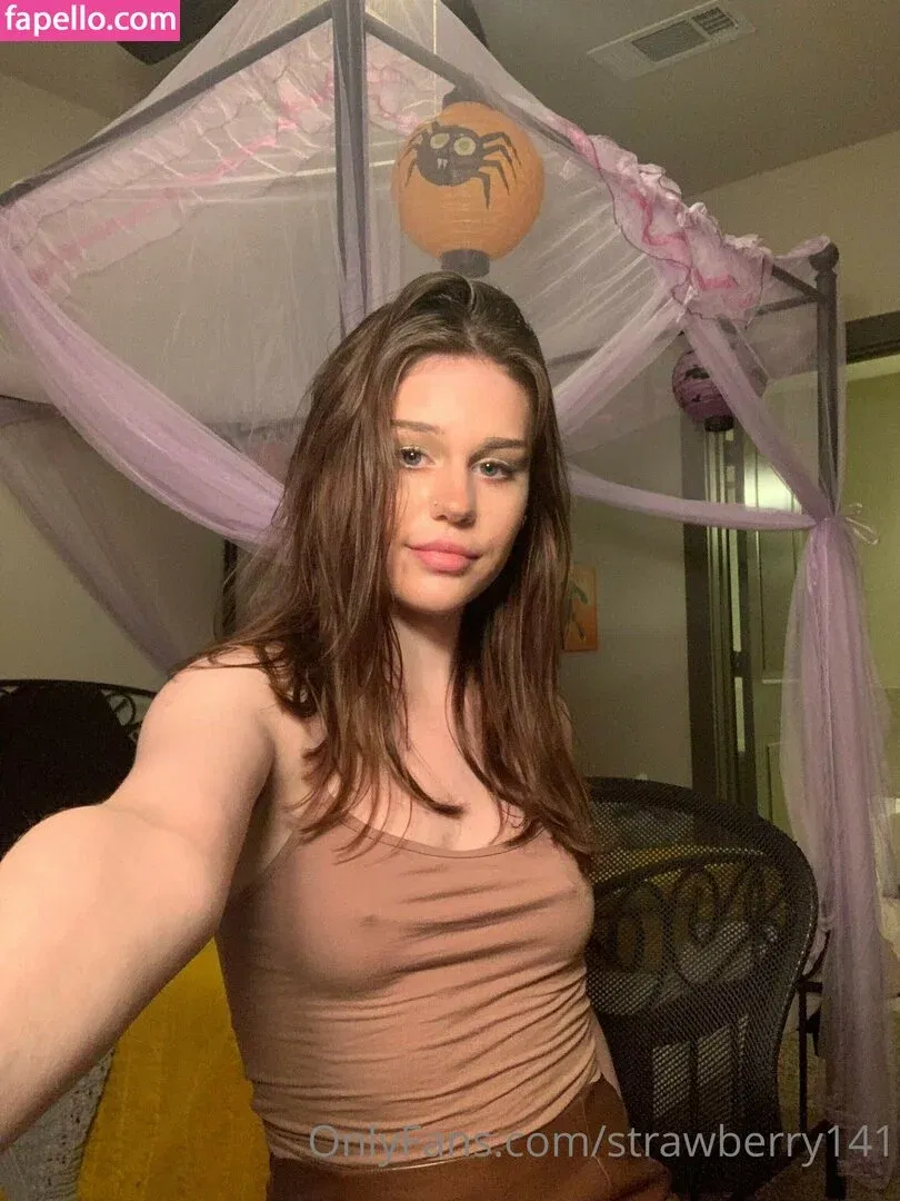 strawberry141 Onlyfans Photo Gallery 