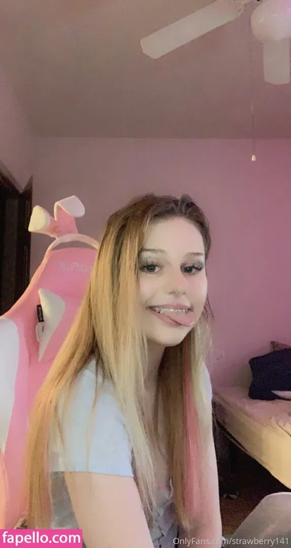 strawberry141 Onlyfans Photo Gallery 
