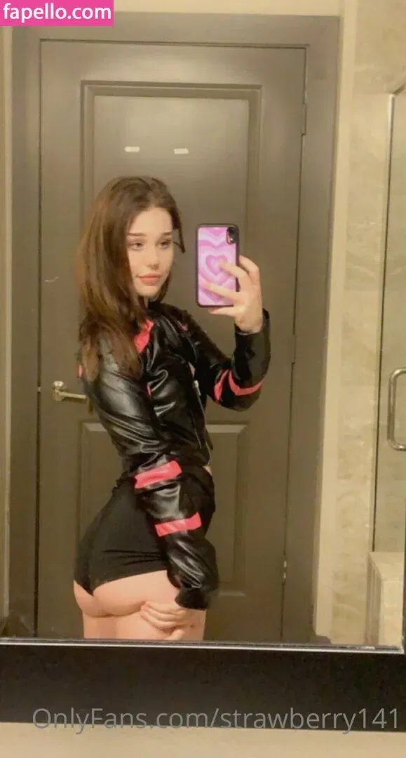 strawberry141 Onlyfans Photo Gallery 