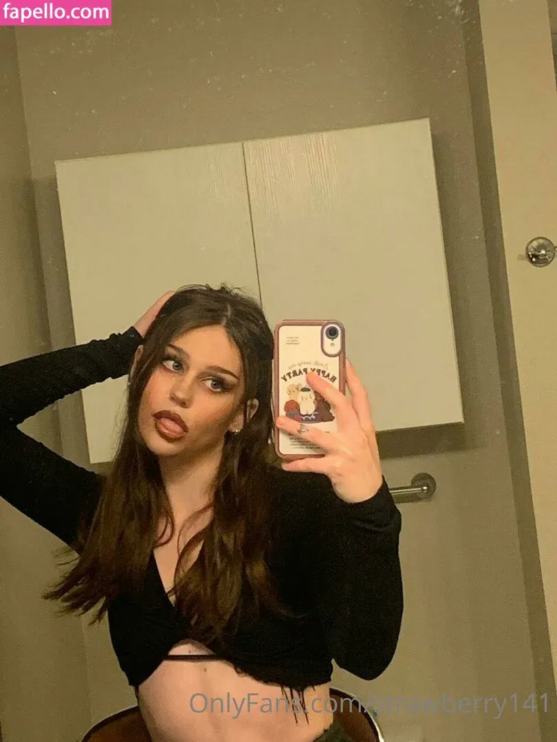 strawberry141 Onlyfans Photo Gallery 