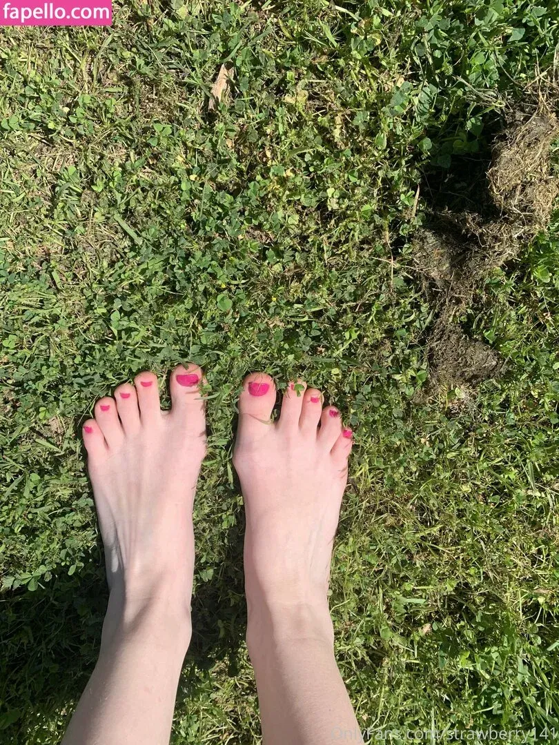 strawberry141 Onlyfans Photo Gallery 
