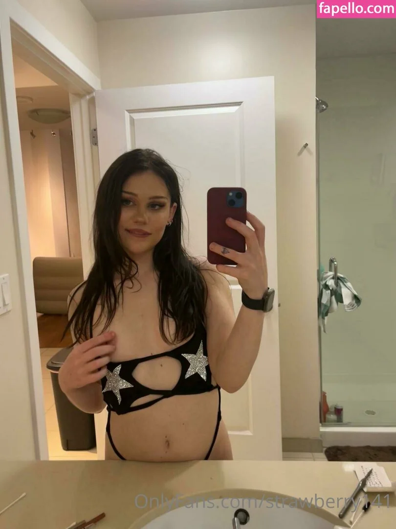 strawberry141 Onlyfans Photo Gallery 