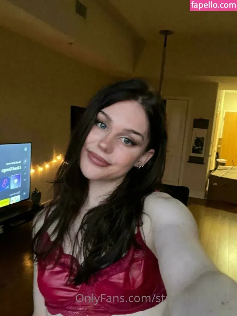 strawberry141 Onlyfans Photo Gallery 