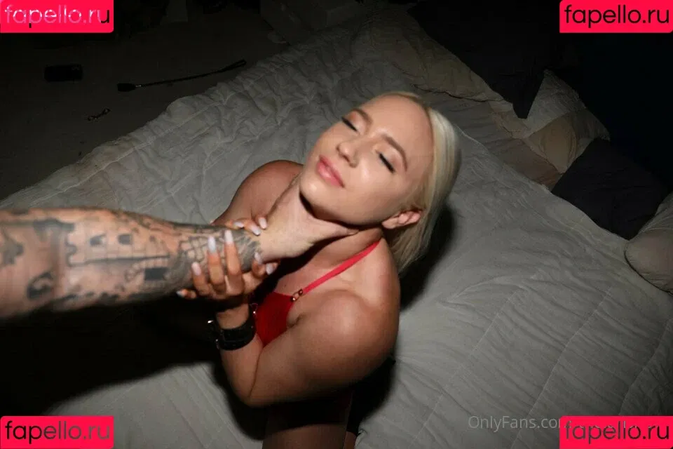 the.arishowvip Onlyfans Photo Gallery 