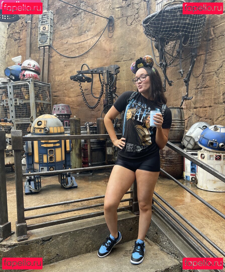 Izzy Moreno / WWYTWrestling / itsizzymania / izzymania Onlyfans Photo Gallery 