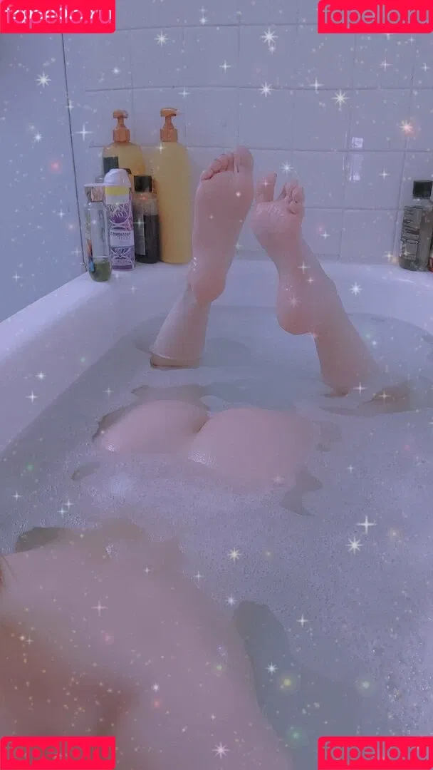 Little Finch Onlyfans Photo Gallery 