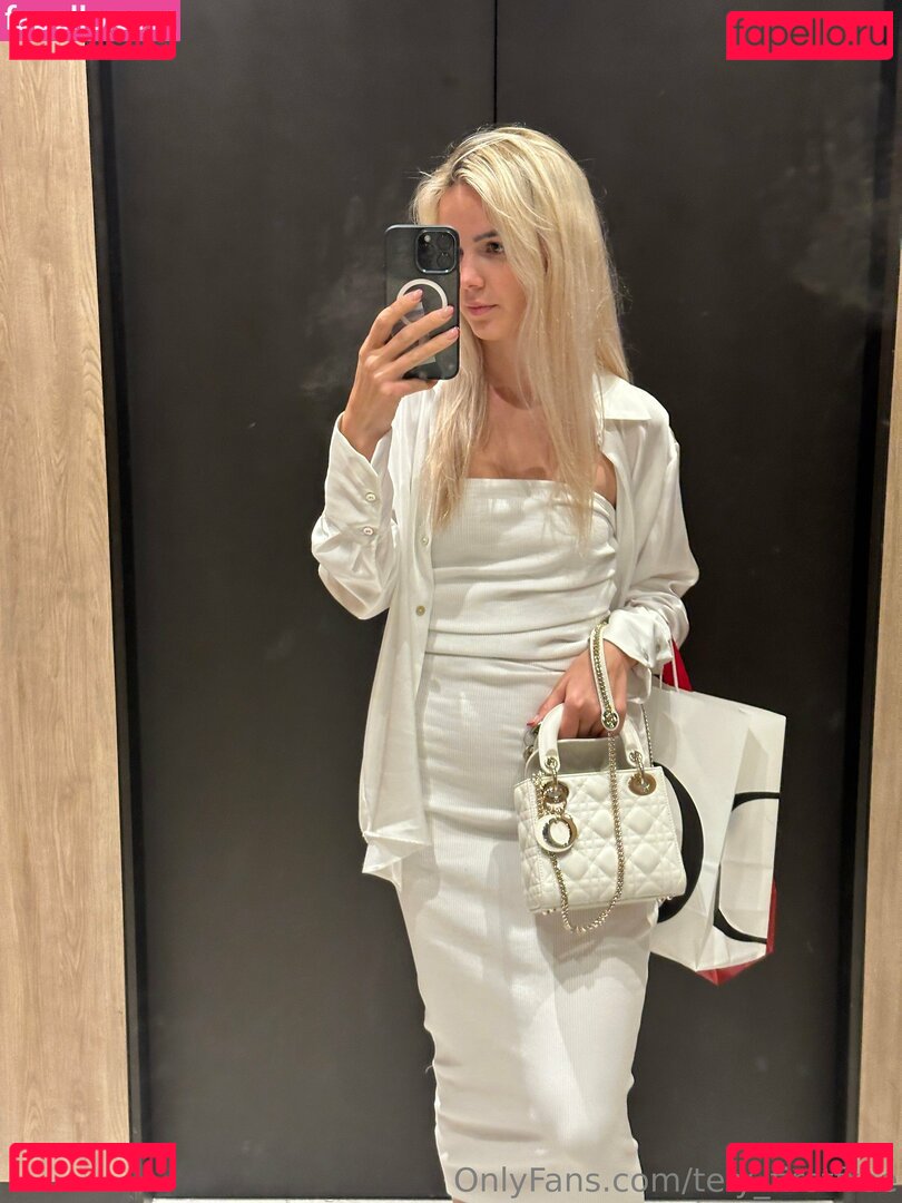 tely_firstfree Onlyfans Photo Gallery 