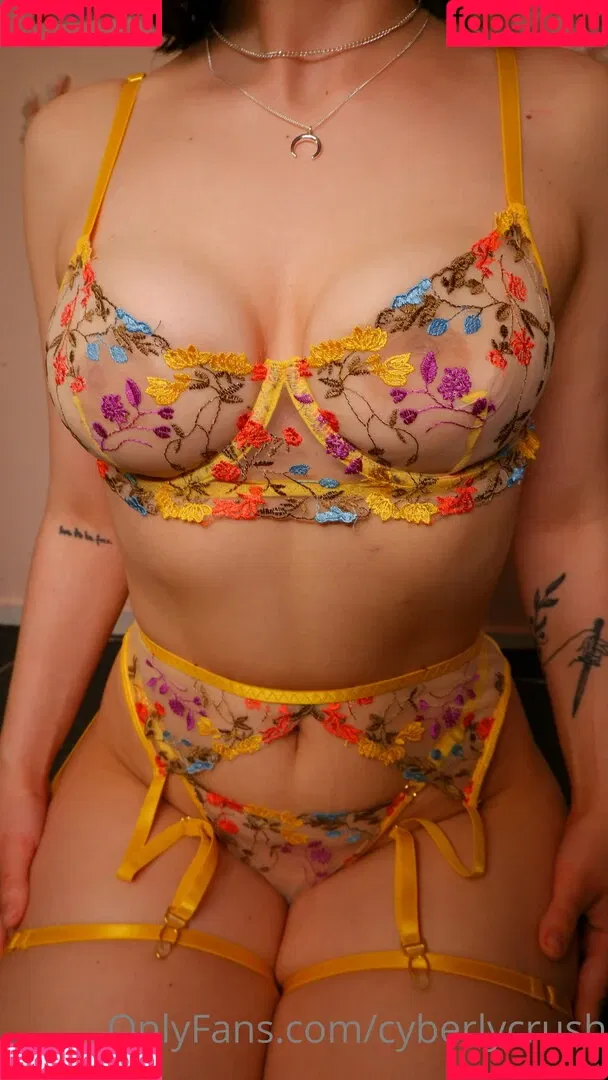 CyberlyCrush Onlyfans Photo Gallery 