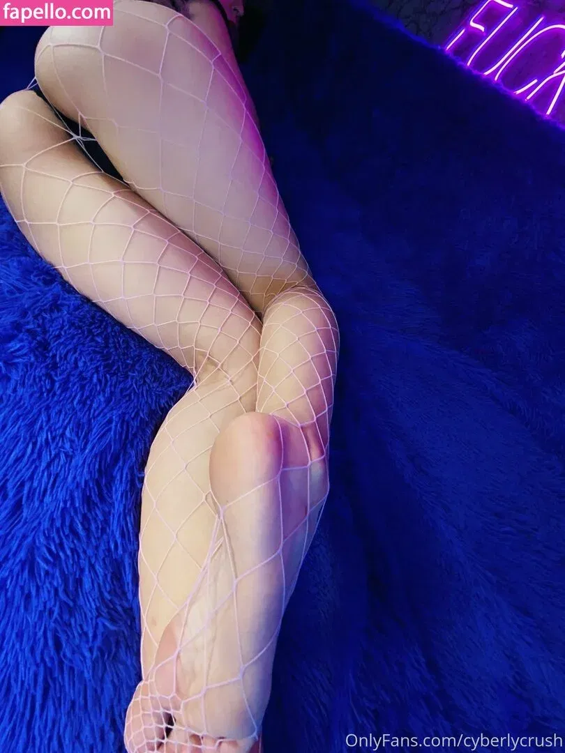 CyberlyCrush Onlyfans Photo Gallery 
