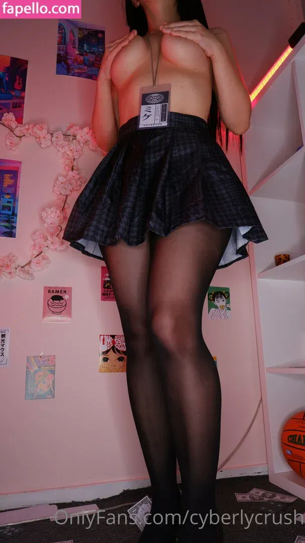 CyberlyCrush Onlyfans Photo Gallery 