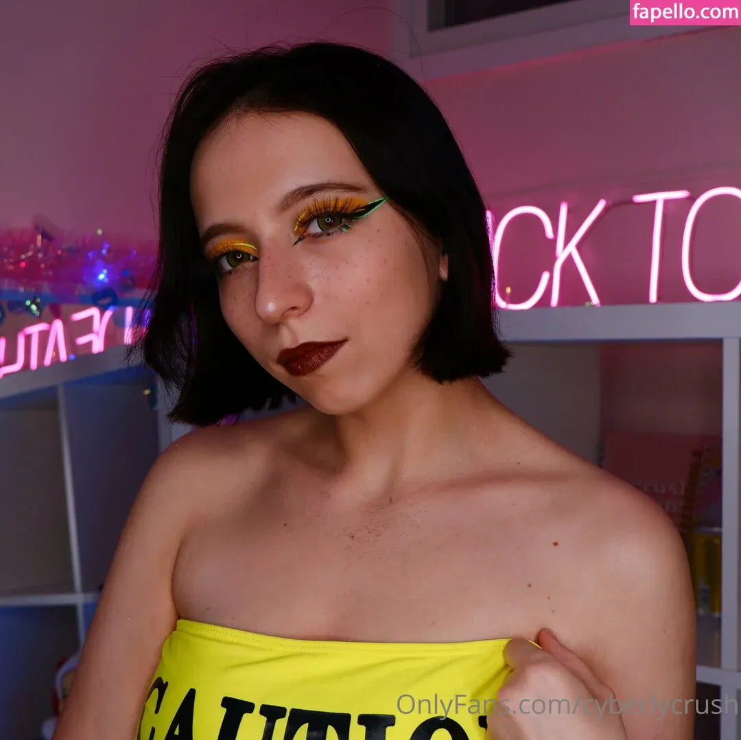 CyberlyCrush Onlyfans Photo Gallery 
