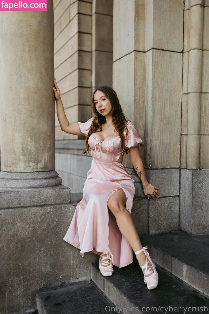 CyberlyCrush Onlyfans Photo Gallery 