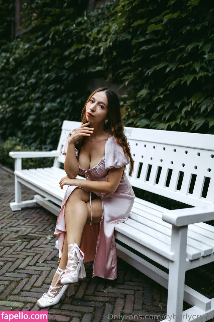 CyberlyCrush Onlyfans Photo Gallery 