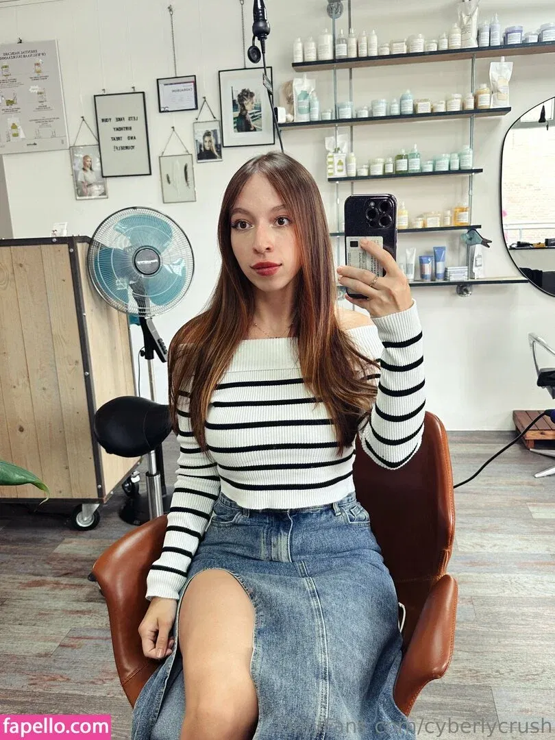 CyberlyCrush Onlyfans Photo Gallery 