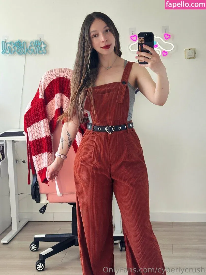 CyberlyCrush Onlyfans Photo Gallery 