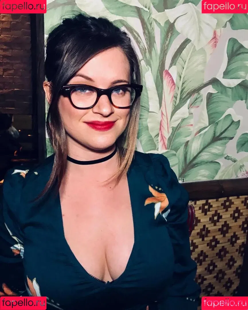 Allie Goertz Onlyfans Photo Gallery 