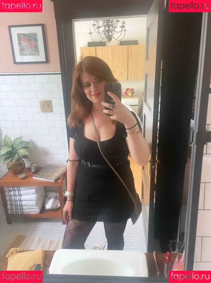 Allie Goertz Onlyfans Photo Gallery 