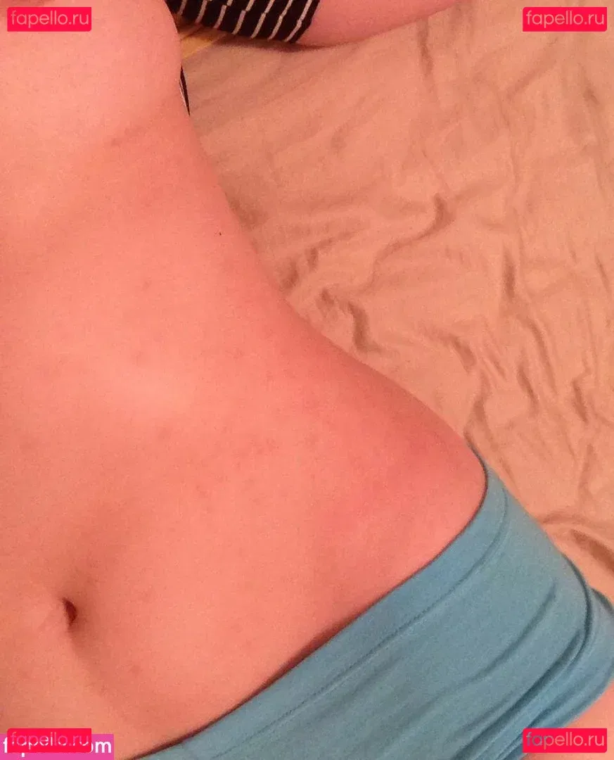 Allie Goertz Onlyfans Photo Gallery 