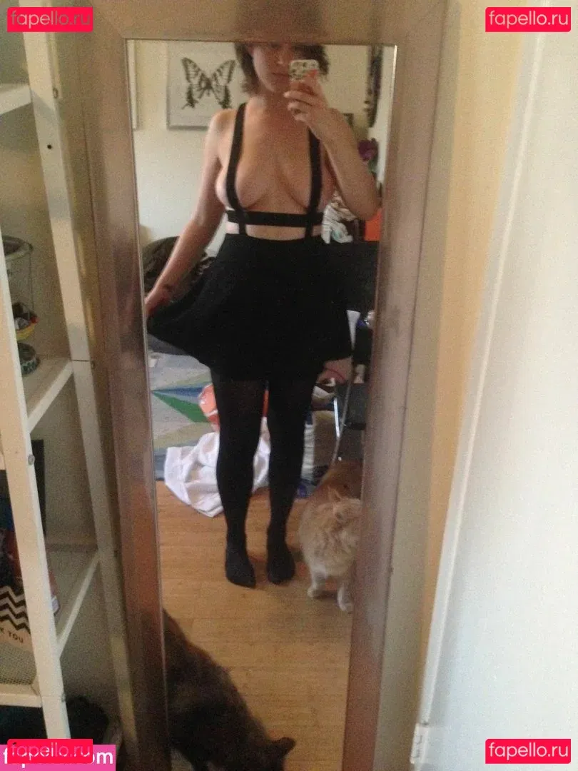 Allie Goertz Onlyfans Photo Gallery 