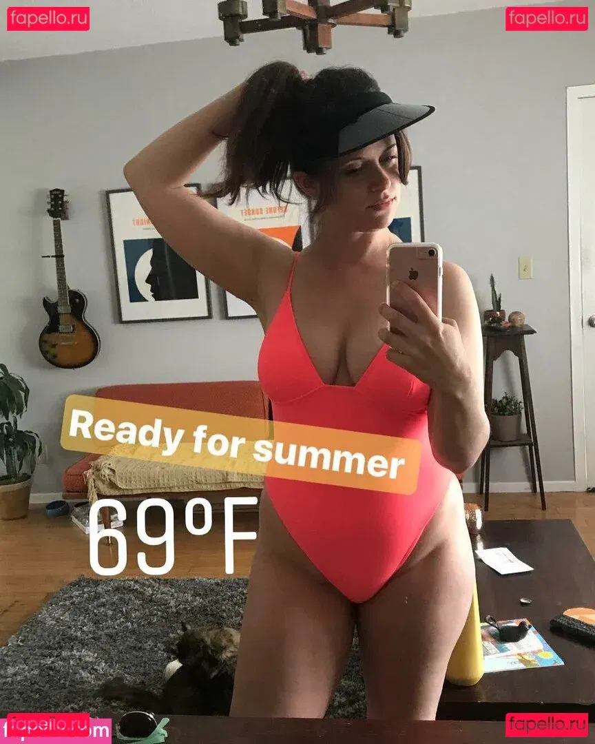 Allie Goertz Onlyfans Photo Gallery 