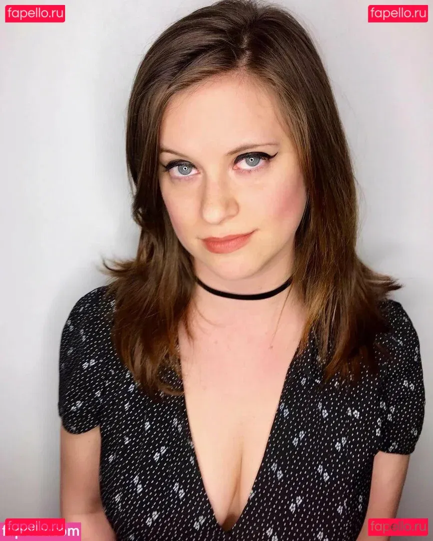 Allie Goertz Onlyfans Photo Gallery 